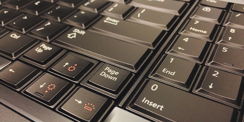 Como limpar o teclado do notebook?
